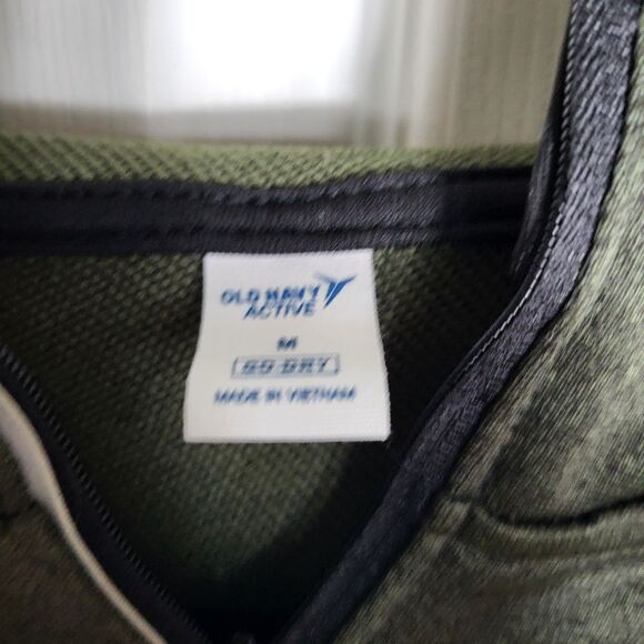 2/$30Activewear Hoodie - Medium - Picture 3 of 3